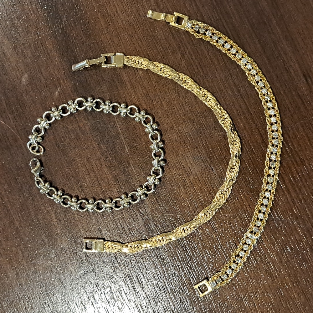 Bracelets 3 Goldtone 7.5"